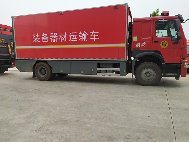 装备运输车