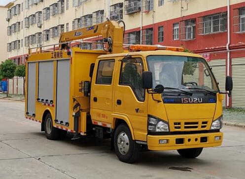 五十铃双排带吊救险排水车