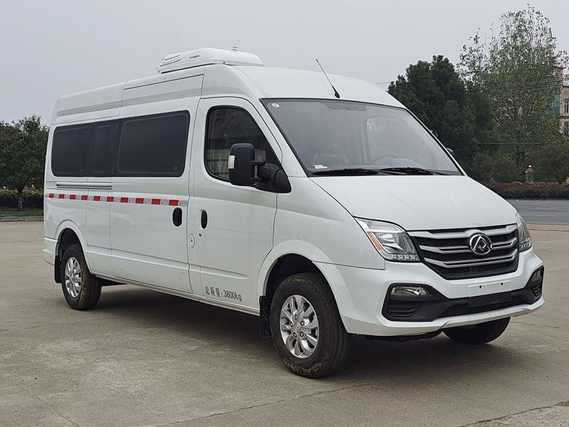 大通V80长轴中顶医疗体检车（柴油）