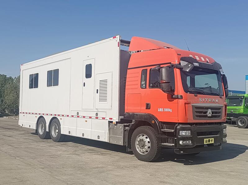 重汽汕德卡方舱型指挥车