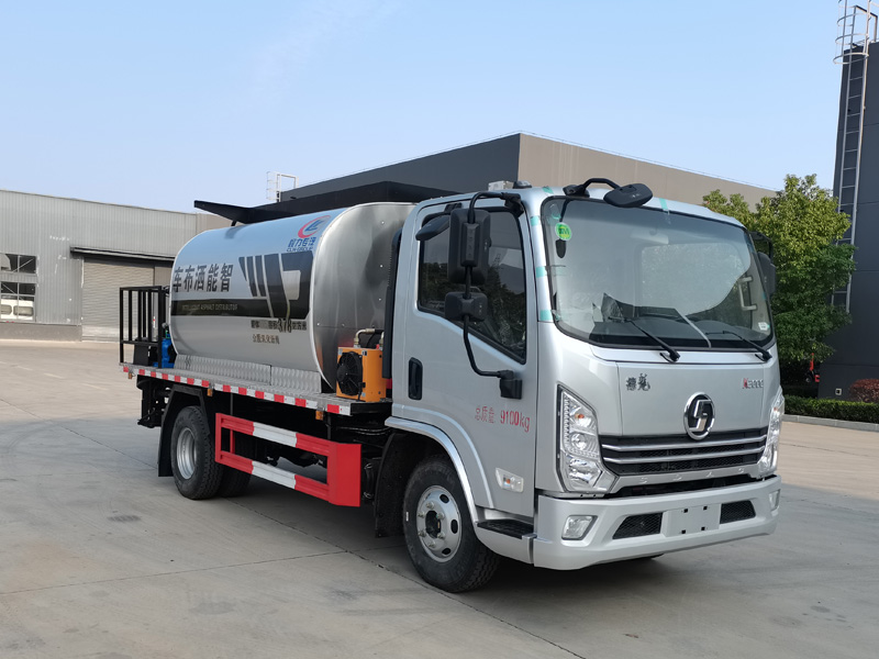 程力威牌CLW5090GLQY6型沥青洒布车