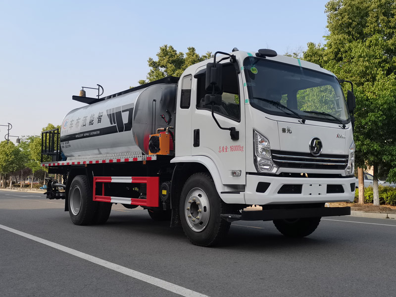 程力威牌CLW5160GLQALY型沥青洒布车